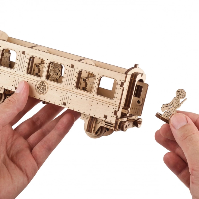 Ugears 3D puzzle mécanique en bois Harry Potter Express de Poudlard