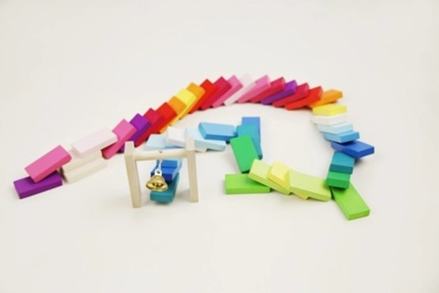 Piste de dominos avec cloche 95 pcs