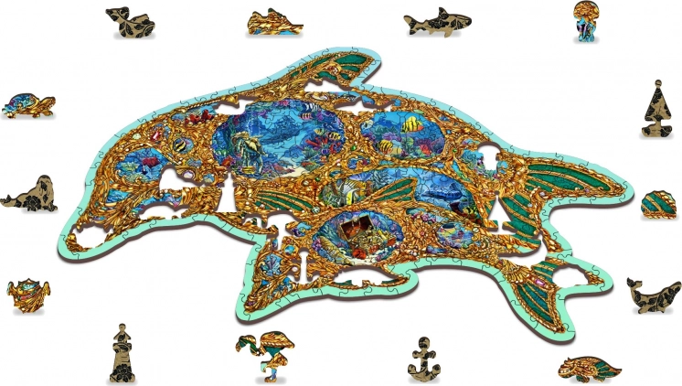 Motif artistique de dauphin avec pièces “whimsy” marines