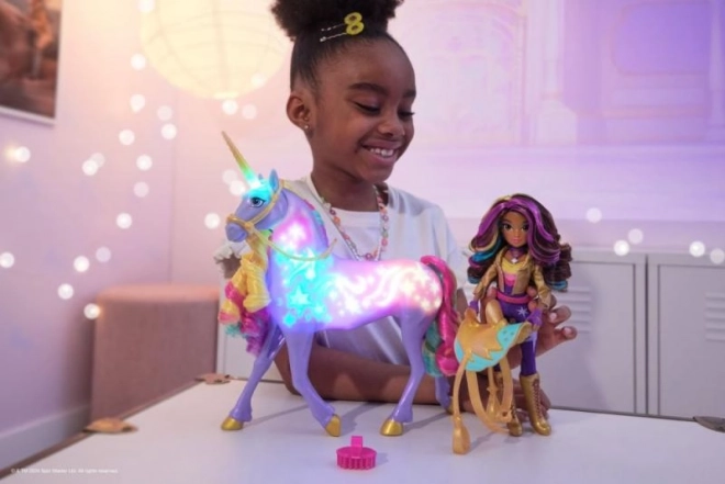 UNICORN ACADEMY LICORNE LUMINEUSE WILDSTAR AVEC POUPÉE SOPHIA 24cm