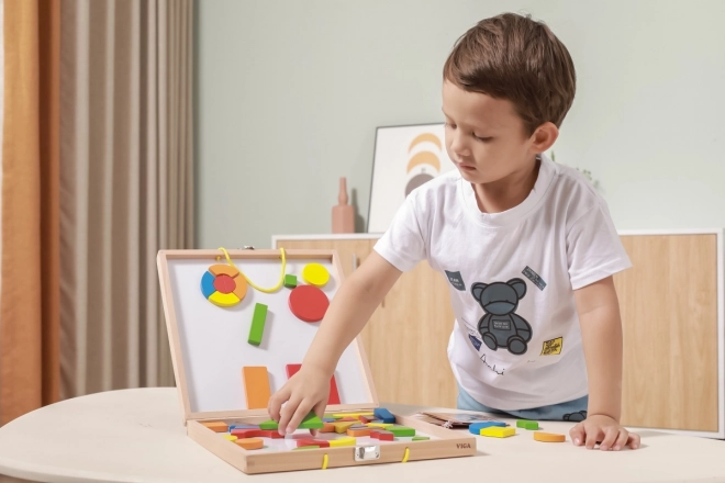 Jeu de construction magnétique en bois dans une mallette
