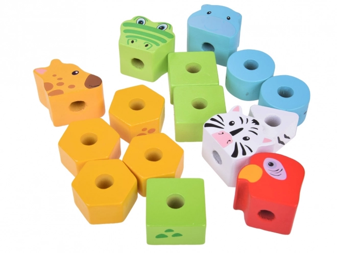 Pyramide en bois colorée avec blocs d'animaux