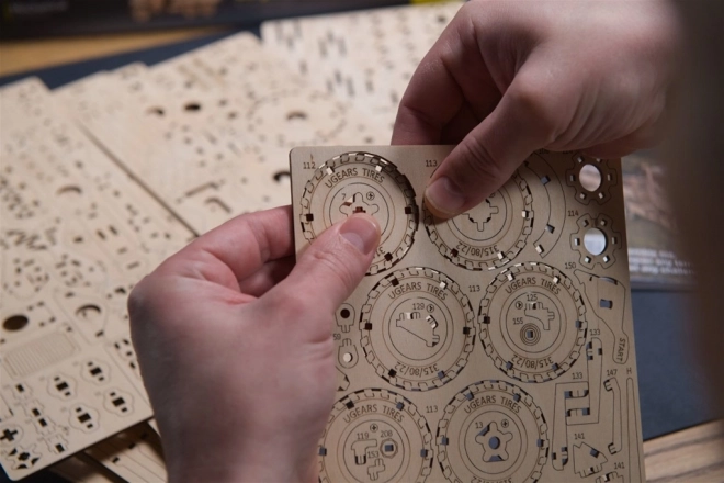 Ugears Puzzle mécanique 3D en bois Camion CARGO