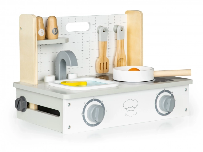 Cuisinette en bois avec accessoires
