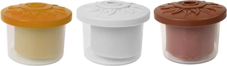 4 couleurs de pâte à modeler dans des pots pratiques