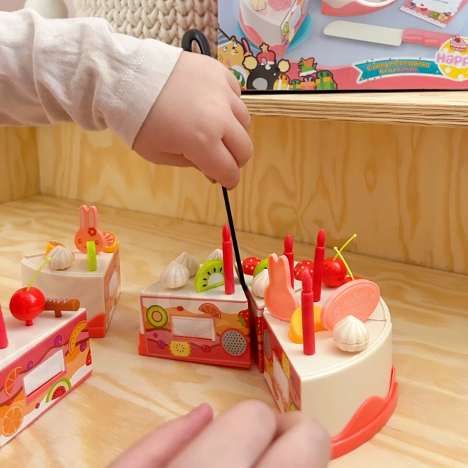 Gâteau d'anniversaire Woopie à découper avec des fruits et des bougies - 40 pièces