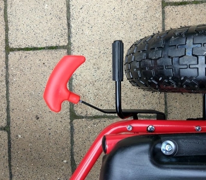 Kart à pédales pneumatique + Pneus gonflables + Siège réglable – Rouge