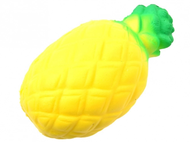 Ananas jaune en mousse
