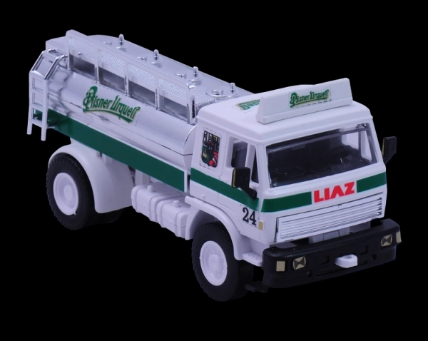 Kit de Construction Monti System MS 36 Pilsner Urguell Liaz 1:48 dans une boîte 22x15x6cm