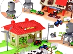 Grande ferme méga avec animaux et tracteurs