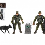Ensemble de figurines militaires avec chien et accessoires