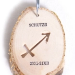 Pendentif en bois signe Sagittaire small foot