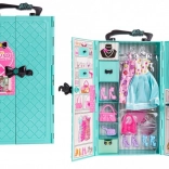 Armoire bleue pour poupées avec vêtements et accessoires