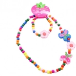 Ensemble collier et bracelet avec papillons en perles de bois