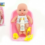 Bébé dans la baignoire