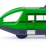 Train vert avec rails et conducteur à piles