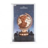 Vitrine avec Globe et Merveilles du Monde