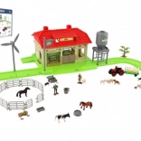 Ensemble de ferme à la maison avec des animaux et un tracteur