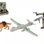 Set de jeu militaire avec drone, soldat et chien