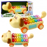 Chien roulant avec cymbales