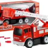 Camion de pompiers avec échelle et outils