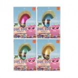 Œuf avec petite chouette à éclore dans l’eau