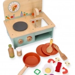 Petite cuisine en bois avec accessoires