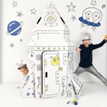 Grande fusée spatiale en carton